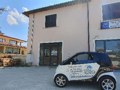 Foto Negozio a Giano dell'Umbria di 50 m² con 1 locali in vendita