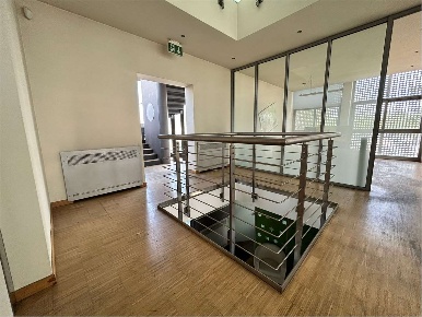 Foto Ufficio in viale delle Industrie 14, Mezzago di 228 m² con 5 locali