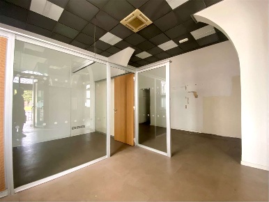 Foto Ufficio a Lucca di 240 m² con 5 locali in affitto