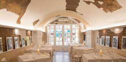 Foto Negozio in piazzale roma, Venezia Santa Croce di 130 m² con 5 locali