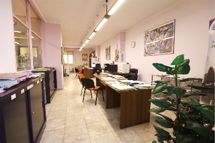 Foto Ufficio in piazza Nettuno 16, Catania Rotolo di 135 m² con 4 locali