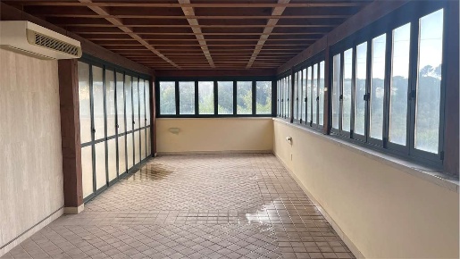 Foto Ufficio in strada Tuderte 75, Perugia Montebello di 200 m² in vendita