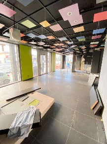 Foto Negozio in Via Sempione 38, Castelletto sopra Ticino Centro di 370 m²