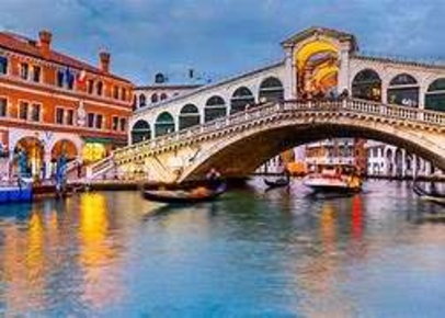 Foto Negozio in campo san luca, Venezia San Marco di 30 m² con 3 locali