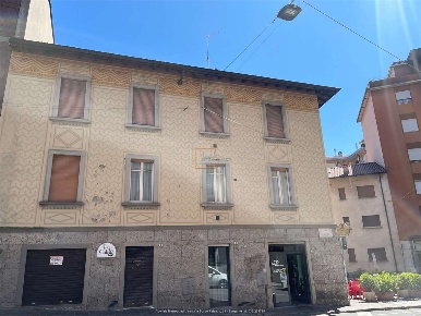 Foto Negozio in Largo IV Novembre 8, Ponte San Pietro Centro di 45 m²