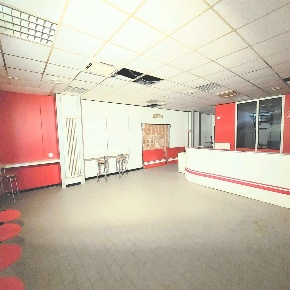 Foto Negozio in Corso Italia, Gorizia Centro di 80 m² con 2 locali