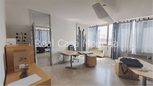 Foto Ufficio in Via Cagliostro, Modena San Faustino di 130 m² con 3 locali