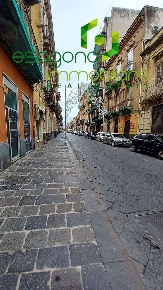 Foto Negozio a Siracusa di 300 m² con 2 locali in vendita