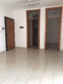Foto Ufficio in Via Alessandro Plessi, Vignola Centro di 90 m² con 4 locali