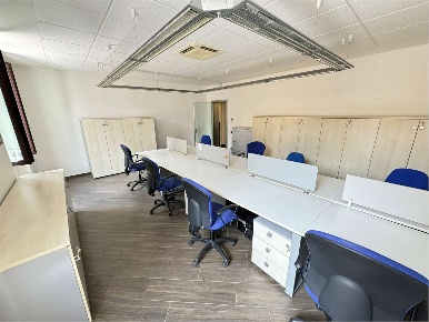 Foto Ufficio in via brancondi, Loreto Centro di 200 m² con 7 locali