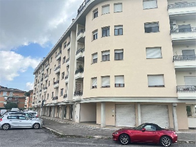 Foto Negozio in VIA BOCCACCIO, Latina Morbella - Cucchiarelli di 69 m²