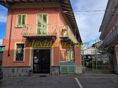 Foto Negozio a Borgo Ticino di 88 m² con 2 locali in vendita