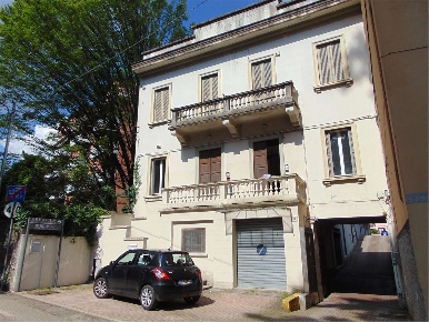 Foto Ufficio in via Bertini, Varese Biumo Inferiore - Superiore di 215 m²