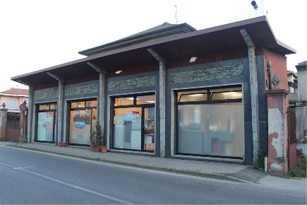Foto Attività commerciale in via garibaldi  60, Cesano Maderno di 101 m²