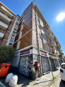Foto Negozio in via martiri d'italia 20, Caluso Centro di 65 m² in vendita