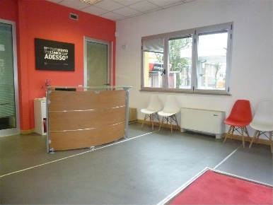 Foto Ufficio in via balzella, Forlì Coriano di 250 m² con 9 locali