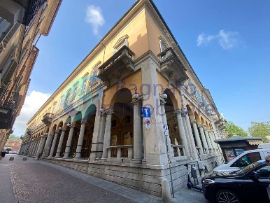 Foto Ufficio a Novara di 282 m² con 7 locali in affitto