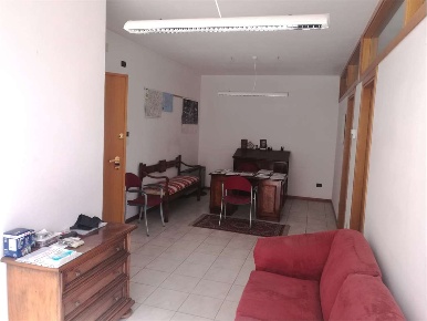 Foto Ufficio in corte d. g. botticelli, Cesena Centro Urbano di 65 m²