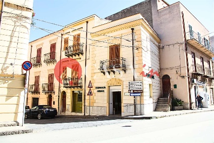 Foto Negozio in via Roma 83, Sant'Agata di Militello Centro di 123 m²