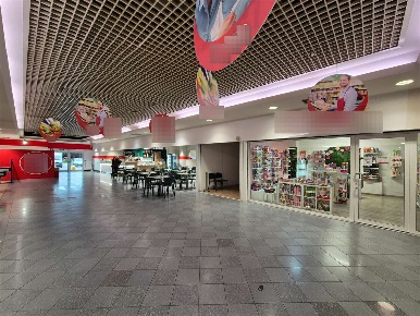 Foto Negozio in Via Barbara Melzi, Turate di 12 m² con 1 locali in affitto