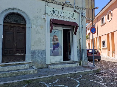 Foto Negozio in Via Arcipretura 5, Castel di Sangro Centro di 59 m²