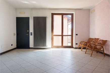 Foto Ufficio in Piazza Trieste 16, Cislago Centro di 309 m² con 6 locali