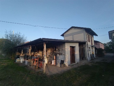 Foto Magazzino in via pecorina, Sarzana Trinità, Battifollo di 100 m²