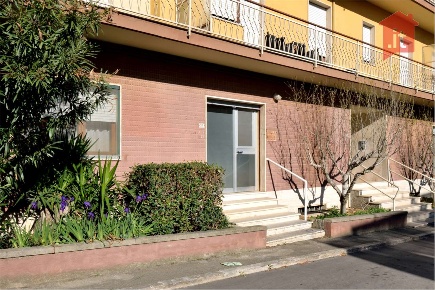 Foto Negozio in Via della libertà, Vasto di 35 m² con 1 locali in vendita