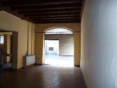 Foto Negozio in madonna dello stellare, Lucca San Concordio di 120 m²