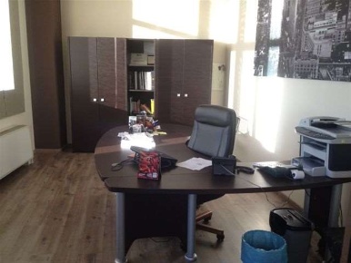 Foto Ufficio in Strada Cebrosa 86, Torino Falchera di 200 m² con 3 locali
