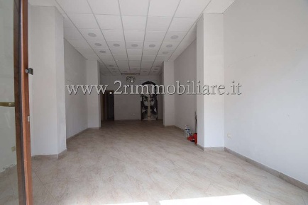 Foto Negozio a Mazara del Vallo di 100 m² con 2 locali in affitto