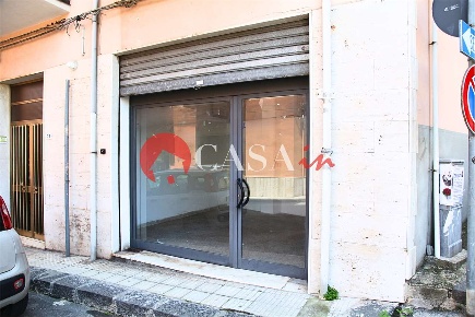 Foto Negozio a Sant'Agata di Militello di 160 m² con 1 locali in vendita