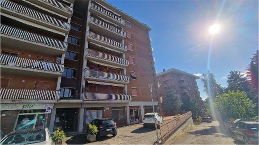 Foto Negozio a Perugia di 50 m² con 3 locali in affitto