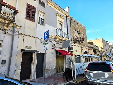 Foto Negozio in Via Appia  200, Brindisi Cappuccini di 88 m² con 3 locali