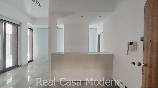 Foto Ufficio in Via Marianini, Modena San Cataldo di 80 m² con 3 locali