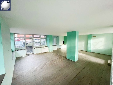 Foto Negozio in Via Ginevrina da Fossano, Cantù Semicentro di 120 m²