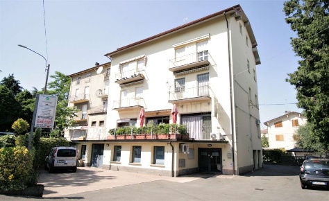 Foto Negozio a Reggio nell'Emilia di 80 m² con 1 locali in vendita