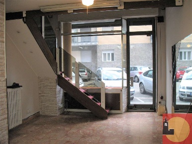 Foto Negozio in Via Po 12, Rivoli Fratelli Cervi - Repubblica di 60 m²