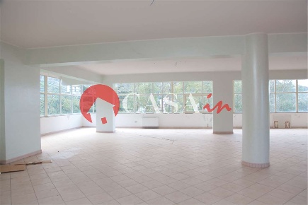 Foto Negozio in Contrada Faia, Militello Rosmarino di 380 m² con 3 locali