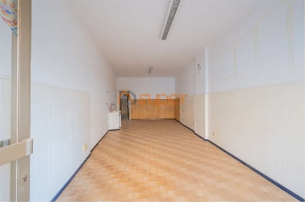 Foto Negozio in Strada  Ponte D'Oddi, Perugia San Marco - Oliveto di 35 m²