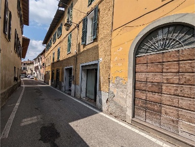 Foto Negozio in via motta 33, Vaprio d'Adda di 65 m² con 2 locali