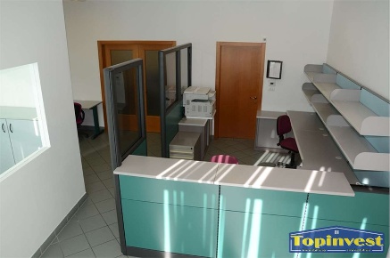 Foto Ufficio a Merano di 187 m² con 4 locali in vendita
