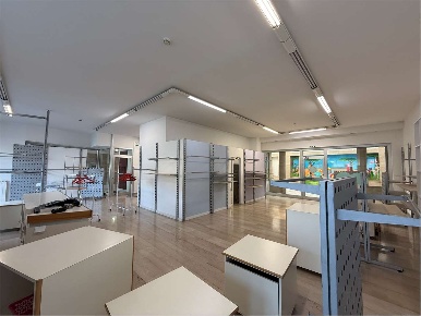 Foto Negozio in Dante Alighieri 22, Sesto Fiorentino Sesto Città di 118 m²