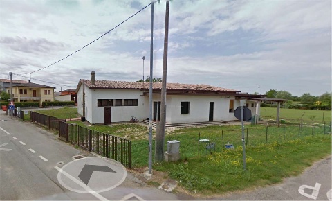 Foto Magazzino in via Rocche, Bovolenta di 250 m² con 7 locali in vendita