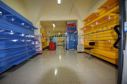 Foto Negozio in Via Salemi, Mazara del Vallo Via Salemi, Ospedale di 75 m²