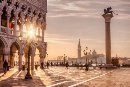 Foto Negozio in Piazza San Marco, Venezia San Marco di 300 m² con 6 locali