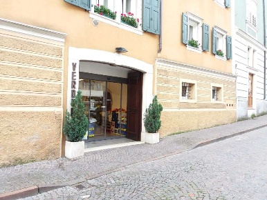Foto Negozio in VIA PADRI MORIZZO, Borgo Valsugana Borgo di 60 m²