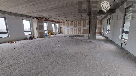 Foto Ufficio in via per sassuolo, Vignola Centro di 240 m² con 10 locali