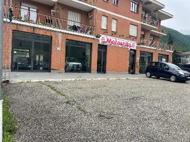 Foto Negozio in VIA SUSA, Chiusa di San Michele Centro di 300 m² in affitto