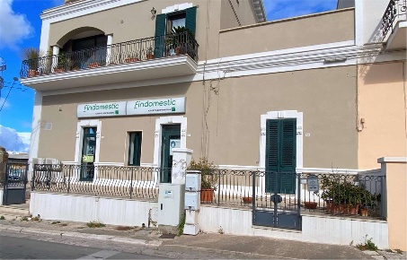Foto Negozio in via matino  74, Casarano di 120 m² con 6 locali in affitto
